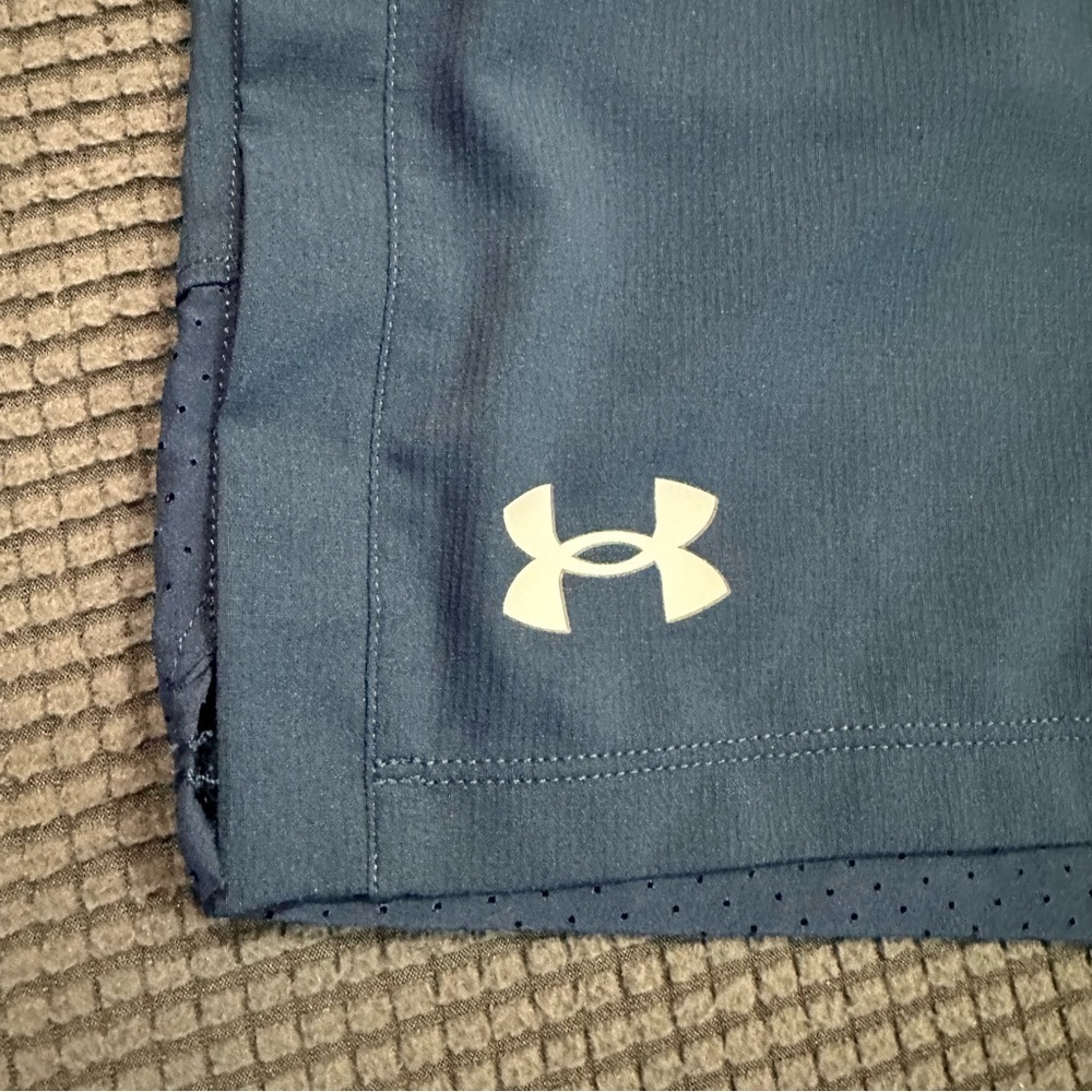 Under Armour Mens Small Blue Athletic Shorts HeatGear Logo Training Running - Picture 2 of 7